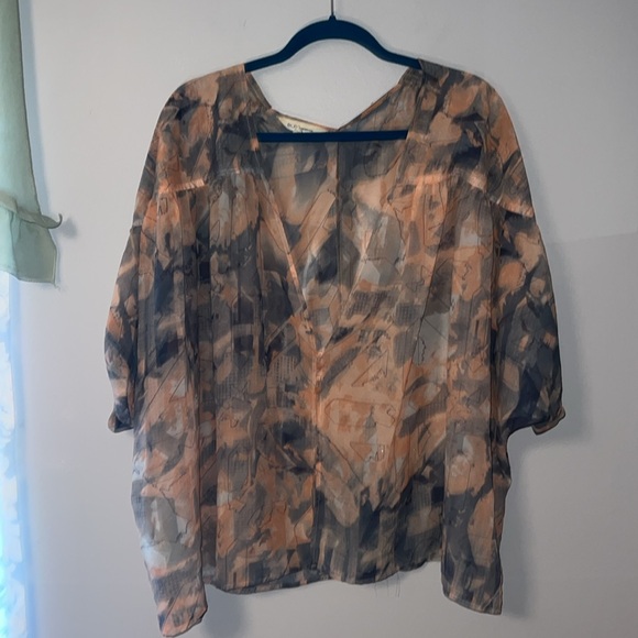 Cute! BGBGeneration Flowy Pink & Gray Abstract Print Top - Picture 2 of 13